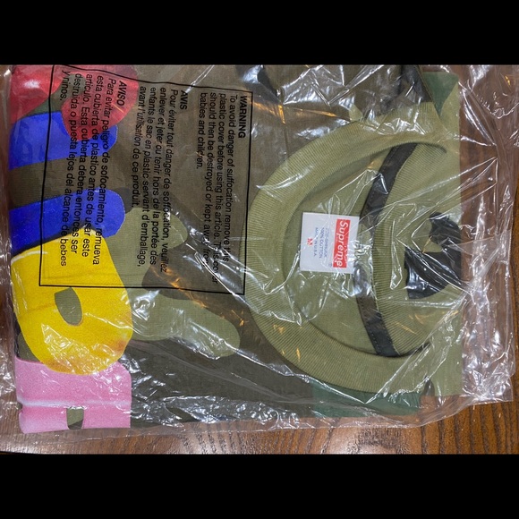 Supreme Balloons Tee - Picture 2 of 3